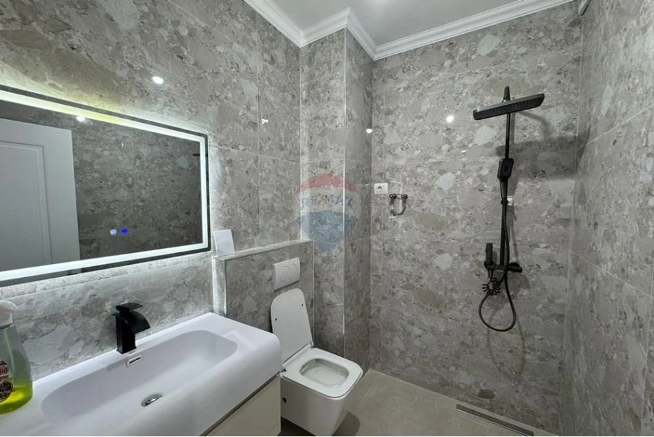 Tirane, shitet apartament 2+1+Ballkon , 77 m² 235.000 € (Rruga e Bogdaneve)
