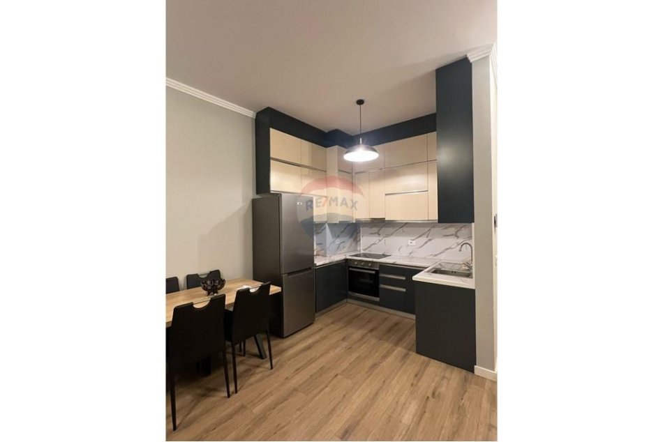 Tirane, jepet me qera apartament 1+1 , 79 m² 790 € (Delijorgji)