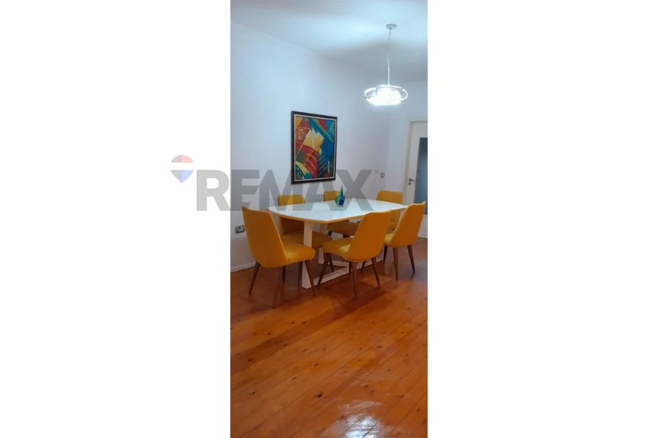 Tirane, jepet me qera apartament 2+1+Ballkon , 100 m² 800 € 