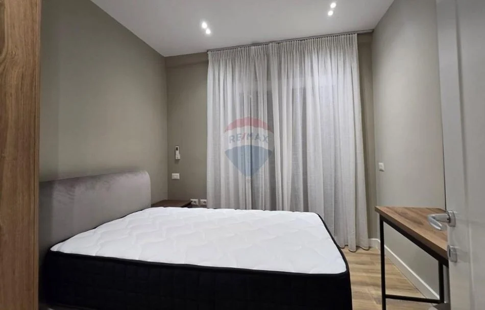 Tirane, shitet apartament duplex 4+1+Ballkon , 215 m² 470.000 € (liqeni thate)