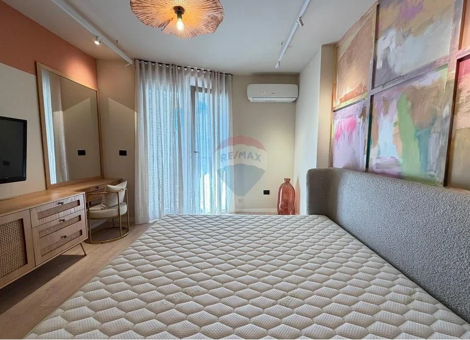 Tirane, jepet me qera apartament 1+1 Kati 7, 75 m² 900 € (Ish ekspozita)