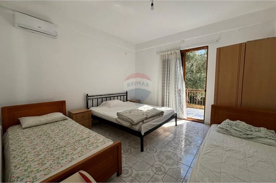 Dhermi - Palase, shitet Vile ne plazh Vile 3 Katshe , 300 m² 580.000 € (Dhermi, Vlore)