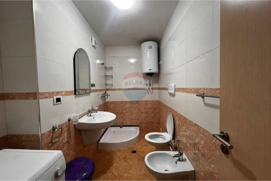 Tirane, jepet me qera apartament , 71 m² 550 € 