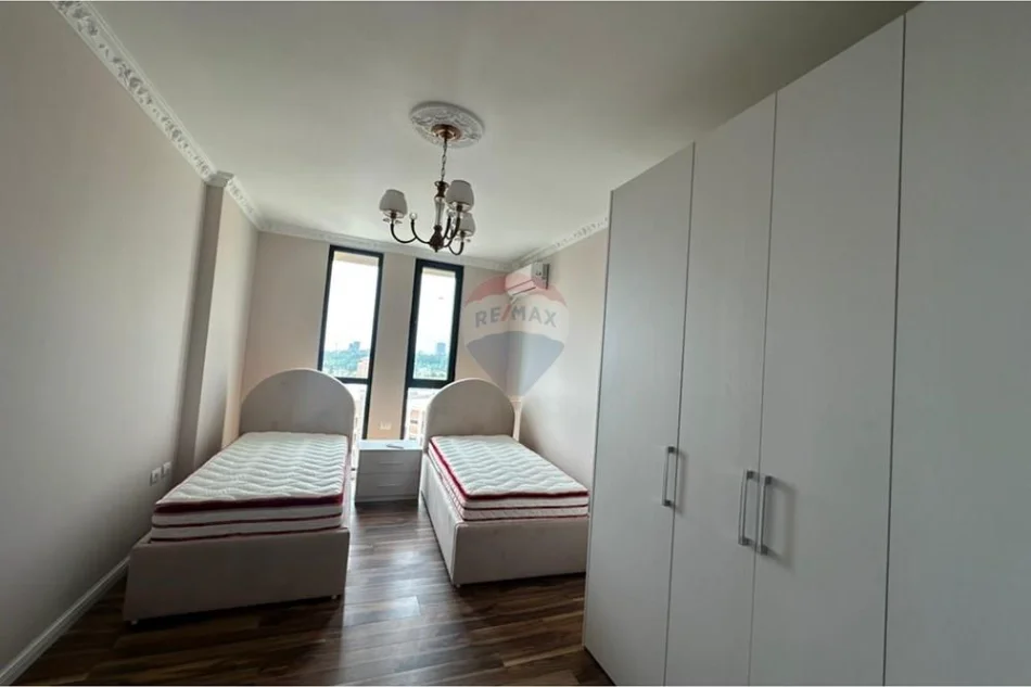 Tirane, shitet apartament , 124 m² 300.000 € 
