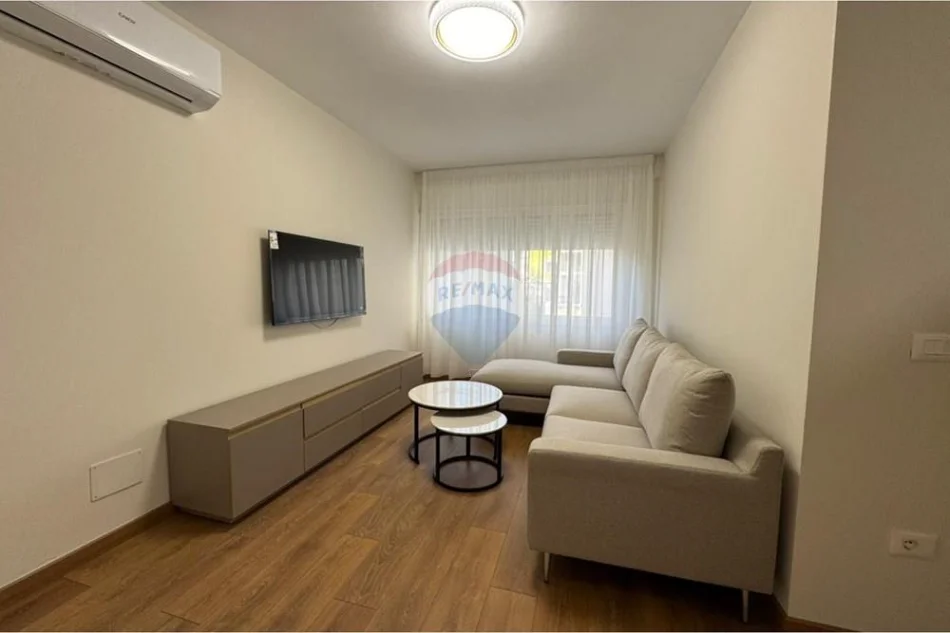 Tirane, jepet me qera apartament 1+1 Kati 2, 50 m² 650 € (Don Bosco)