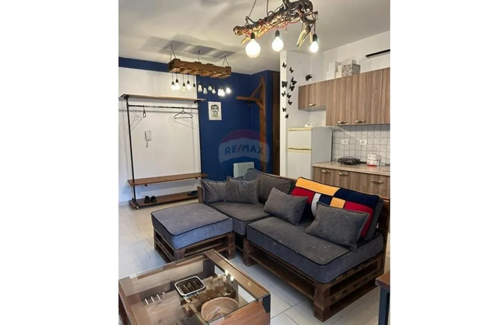 Tirane, jepet me qera apartament 1+1+Ballkon Kati 2, 57 m² 550 € (Liqeni i thate)