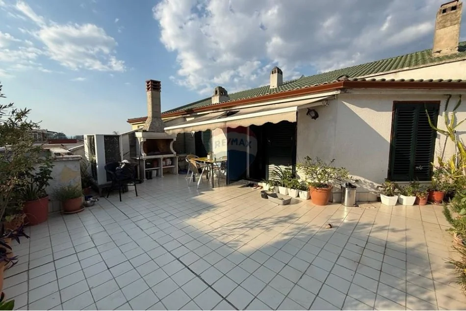 Tirane, jepet me qera apartament 3+1+Aneks+Ballkon Kati 6, 234 m² 1.500 € (liqeni i thate)