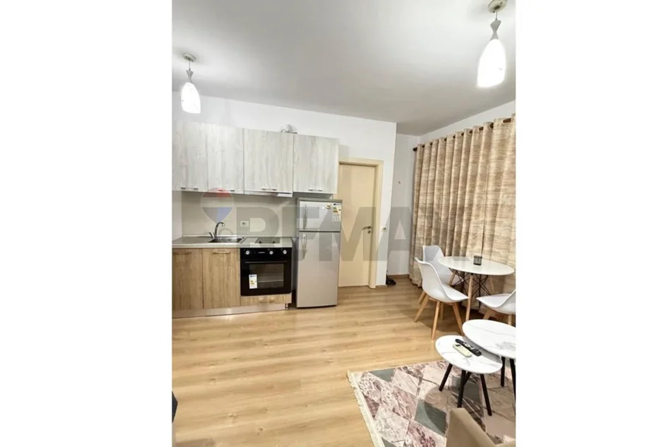 Tirane, jepet me qera apartament Kati 6, 40 m² 370 € (Qsut)