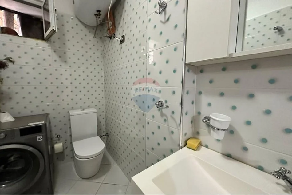 Tirane, jepet me qera apartament 1+1 , 60 m² 650 € (Blloku, Tiranë)