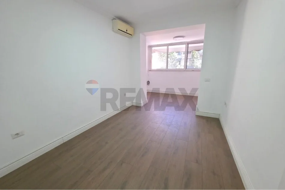 Tirane, jepet me qera zyre Kati 2, 145 m² 1.100 € (Rruga Abdyl Frasheri)