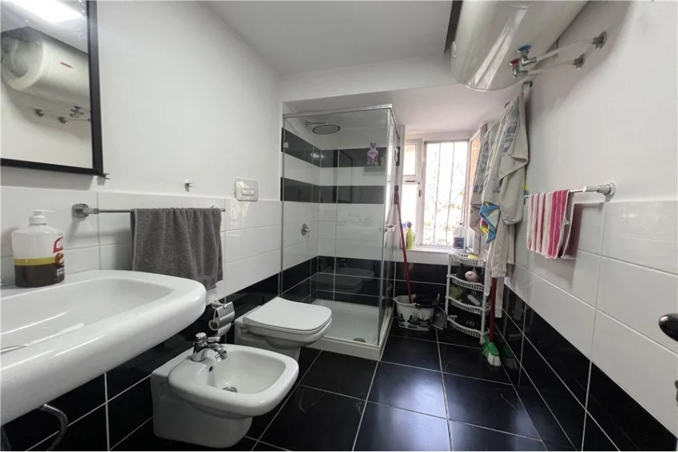 Vlore, shitet apartament 1+1 Kati 3, 58 m² 85.000 € (Qendër Qyteti, Albano &amp; Romina, Vlorë)