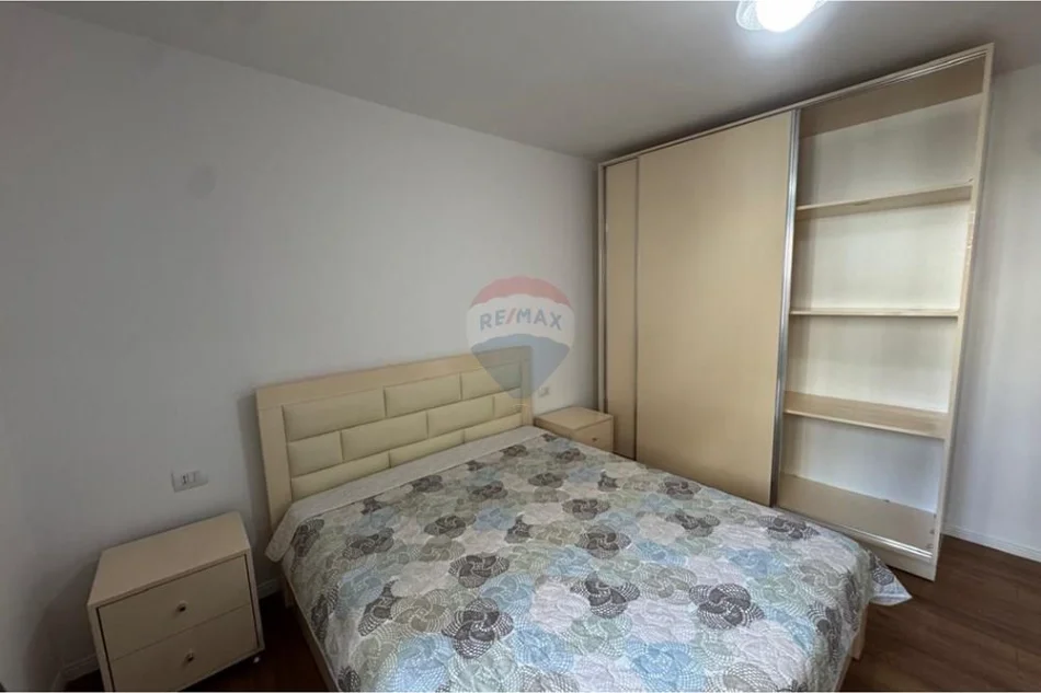 Tirane, shitet apartament 2+1+Ballkon Kati 2, 80 m² 195.000 € (Rruga Besnik Sykja)