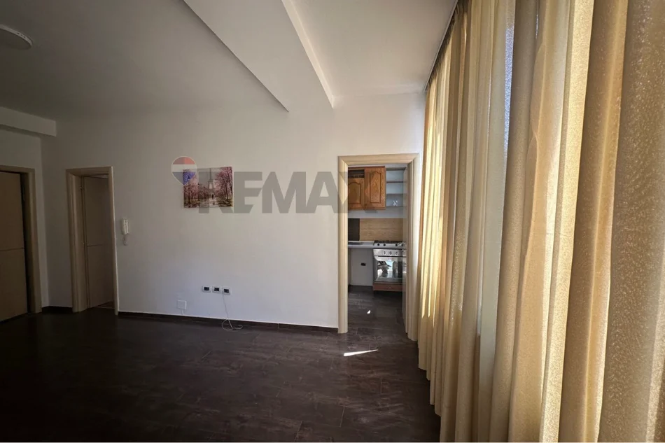 Tirane, jepet me qera apartament , 60 m² 700 € 