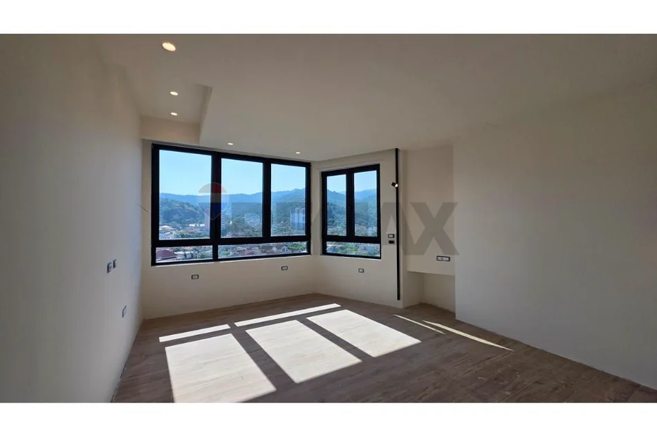 Vlore, shitet apartament+verande | Penthouse 3+1+Ballkon Kati 10, 260 m² 380.000 € (Bishti i Kalldremit, Vlore)