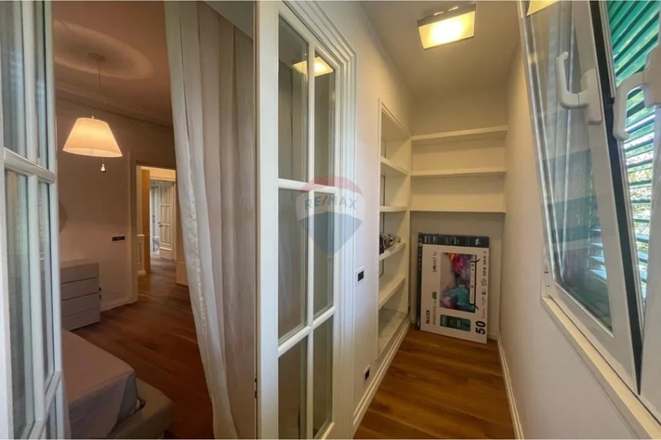 Tirane, jepet me qera apartament 2+1+Ballkon Kati 2, 75 m² 700 € (Ruga qemal stafa)