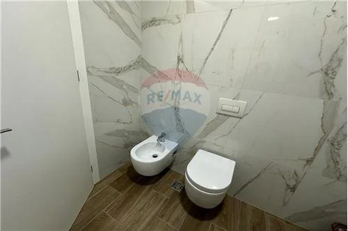 Tirane, jepet me qera apartament 1+1 Kati 3, 70 m² 650 € (Kompleksi Delijorgji, Shqipëri)