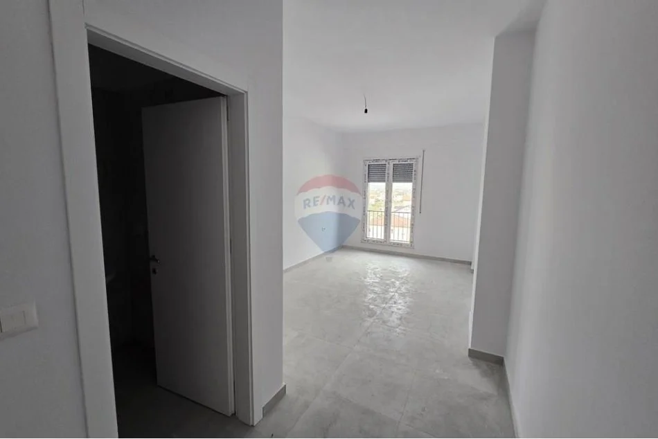 Tirane, shitet apartament 2+1 Kati 4, 109 m² 84.000 € (Bulevardi Blu, Kamëz(ID: 530411001-1229)