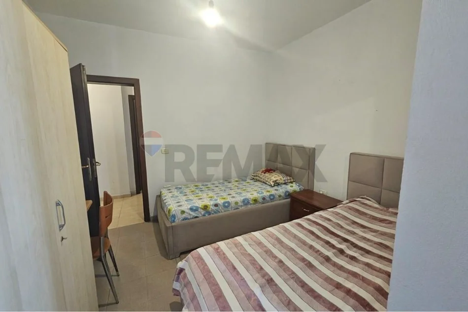 Tirane, jepet me qera apartament 2+1 Kati 2, 550 € (Rruga e Elbasanit)