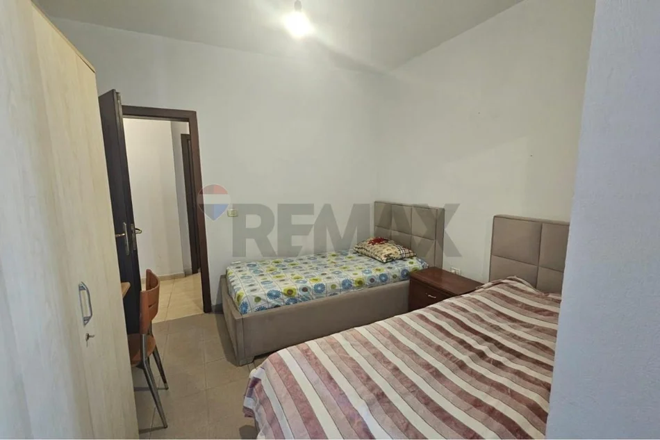 Tirane, jepet me qera apartament 1+1 , 100 m² 550 € (Rruga e Elbasanit,)