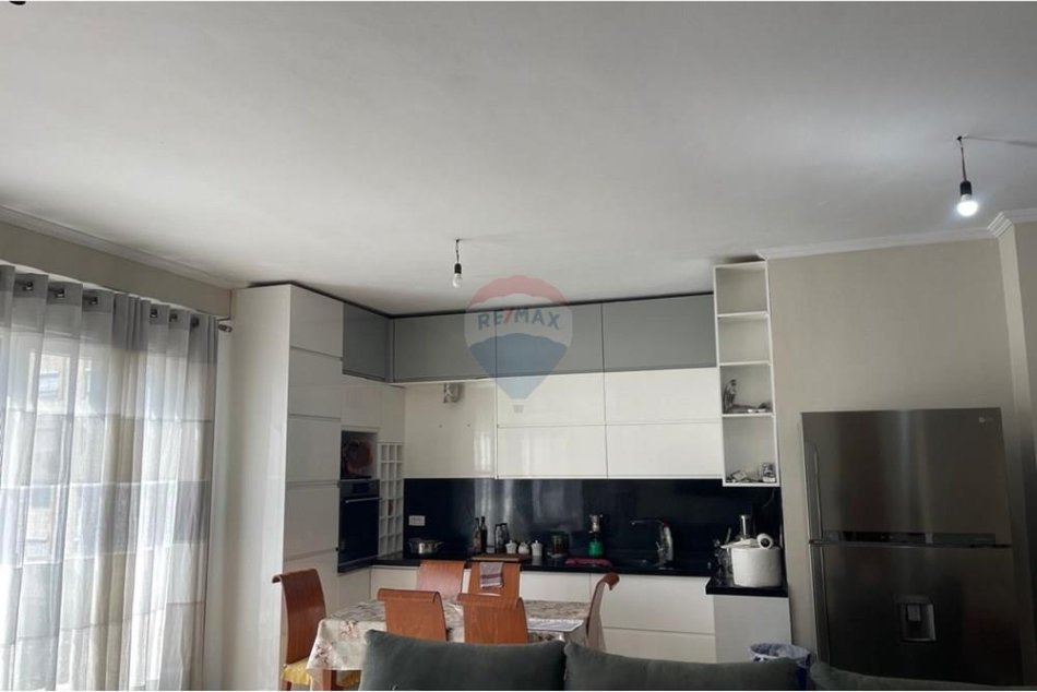 Tirane, shitet apartament 3+1 , 178 m² 247.640 € (Laprakë, Tiranë (ID: 530561003-9)