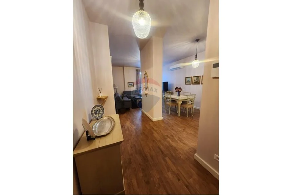 Tirane, jepet me qera apartament 2+1 , 124 m² 1.600 € (Rruga e Kosovarëve, Tiranë)