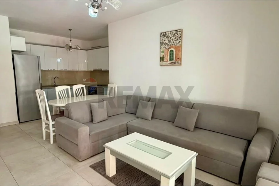 Tirane, jepet me qera apartament 1+1+Ballkon , 77 m² 700 € (Kompleksi Delijorgji)