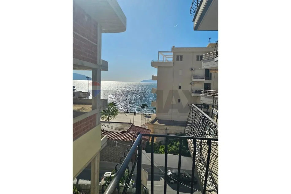 Vlore - Lungomare, jepet me qera apartament 1+1 Kati 3, 65 m² (Rruga Reshat Osmani, Vlore)