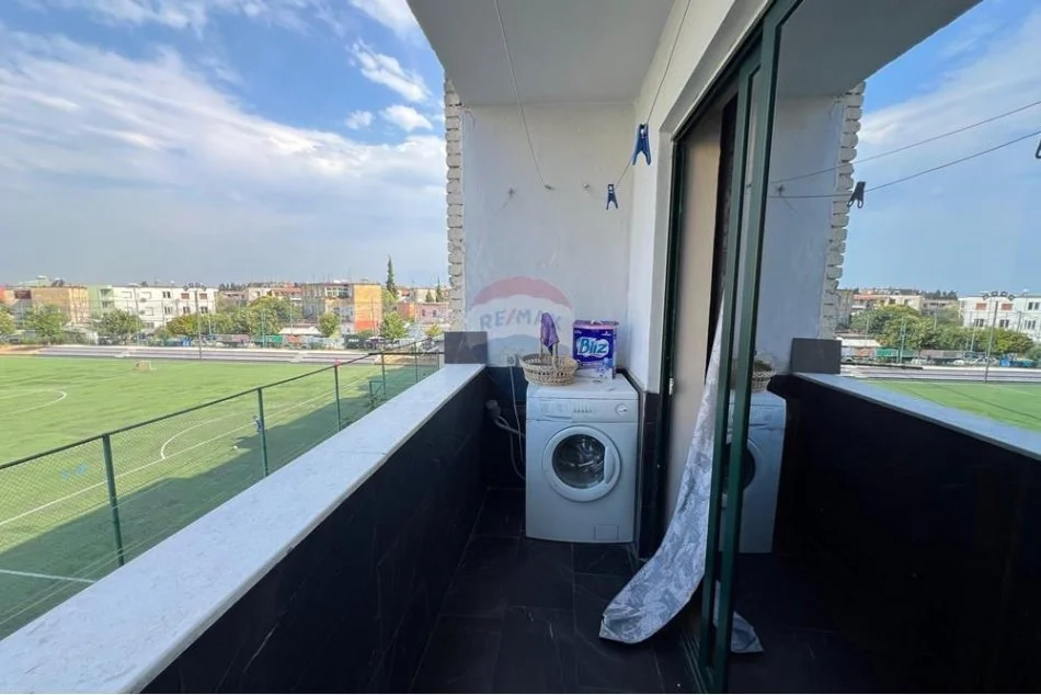 Tirane, jepet me qera apartament 1+1+Ballkon Kati 1, 70 m² 420 € (laprake)