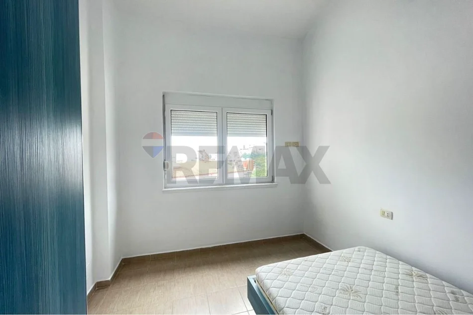 Tirane, jepet me qera apartament , 100 m² 600 € 