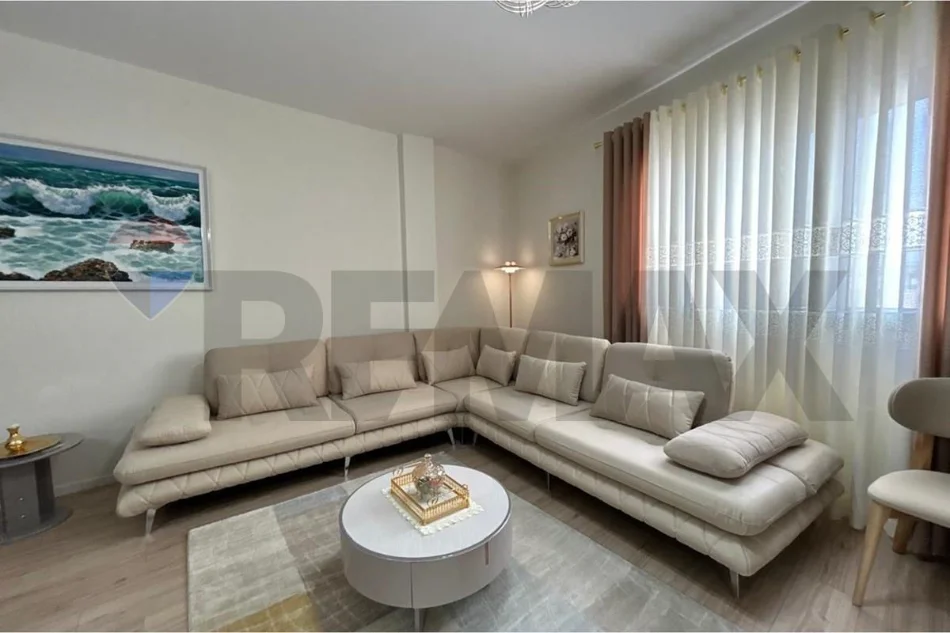 Vlore, shitet apartament 2+1 Kati 7, 99 m² 175.000 € (Rruga Gjergj Kastrioti (Transballkanike), Vlorë)