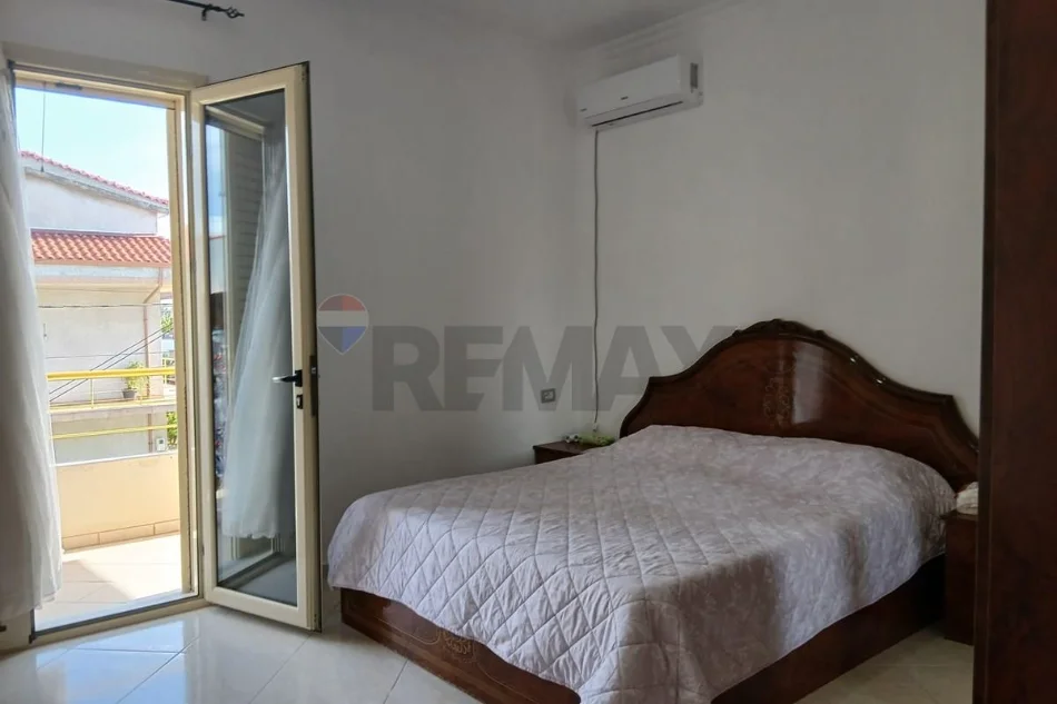 Vlore, jepet me qera Vile 2+1+Aneks+Ballkon Kati 2, 135 m² 300 € (Rruga Left Sallata, Vlore)