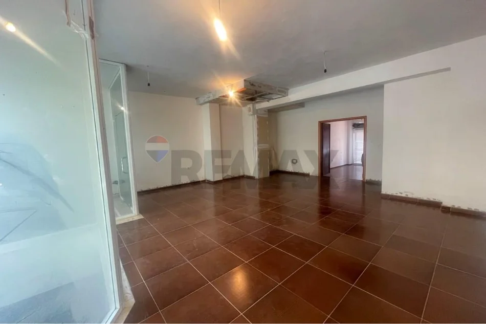 Vlore, jepet me qera ambjent biznesi Kati 0, 50 m² (Rruga e Cipajve, Vlore)
