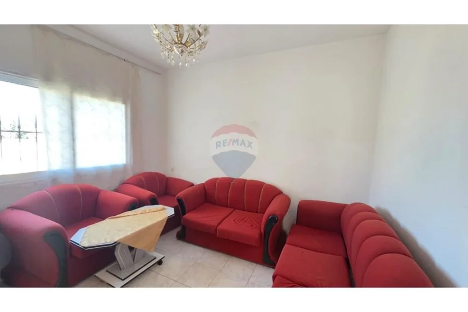 Vlore, shitet apartament 1+1 Kati 2, 64 m² 57.000 € (Lagjja Topana, pranë Bashkisë Vlorë)