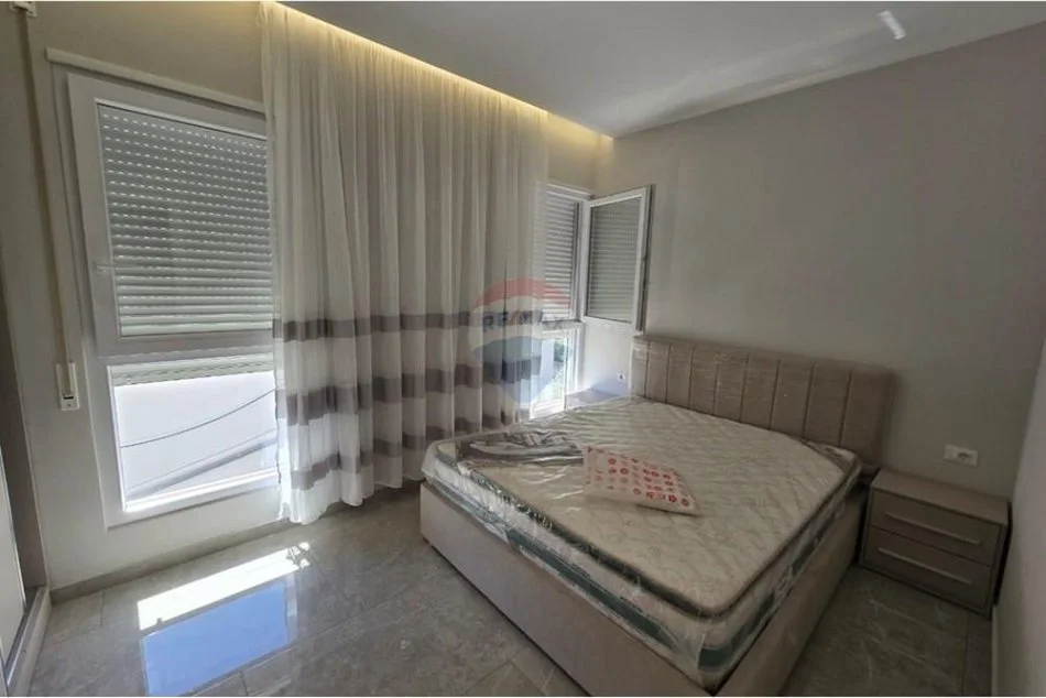 Tirane, jepet me qera apartament 1+1+Ballkon , 66 m² 550 € 