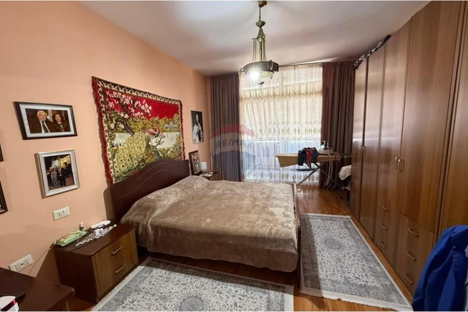 Tirane, shitet apartament 2+1 , 87 m² 150.000 € (Rruga Misto Mame,)