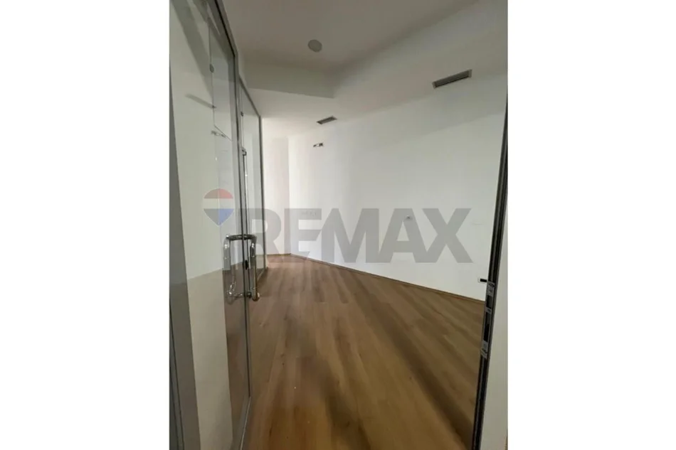 Tirane, shitet zyre Kati 1, 79 m² 