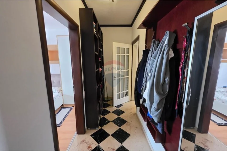 Tirane, shitet apartament , 130 m² 235.000 €