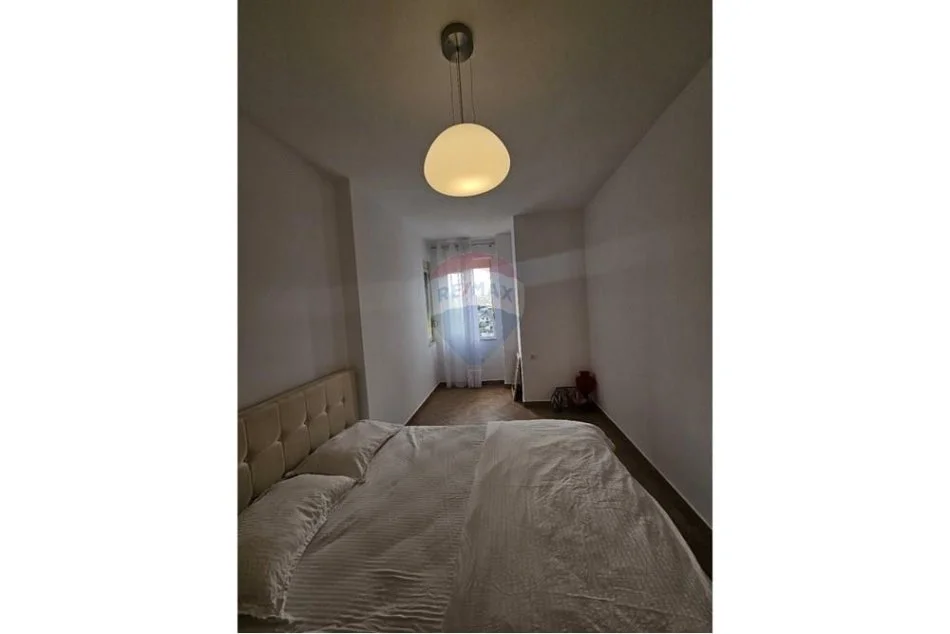 Tirane, jepet me qera 2+1 , 110 m² 550 € (Astir)