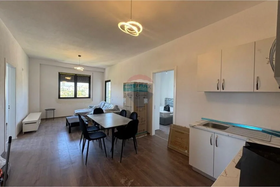 Tirane, jepet me qera apartament 2+1 Kati 6, 95 m² 520 € 