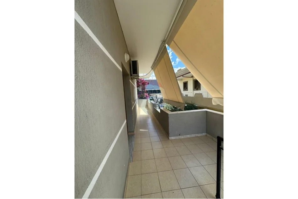 Vlore, shitet Vile 2 Katshe , 200 m² 180.000 € (Rruga e Re, Vlore)
