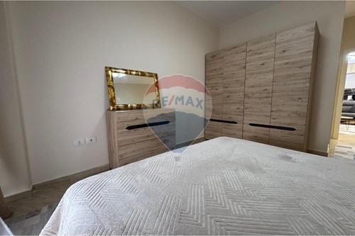 Jepet me qera apartament 2+1+Ballkon , 550 € (Fresku, Kompleks i Ri)