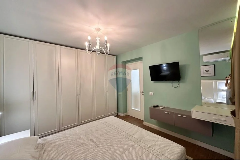 Tirane, jepet me qera apartament 1+1 Kati 2, 75 m² 900 € (rruga elbasanit)