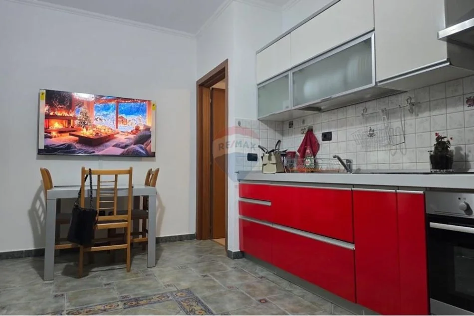 Tirane, jepet me qera apartament 1+1 Kati 7, 70 m² 600 € 