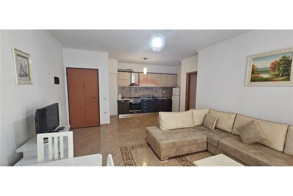 Tirane, jepet me qera apartament 2+1 Kati 3, 100 m² 650 € (Rruga e Kavajës)