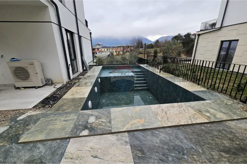 Tirane, jepet me qera Vile , 281 m² 4.500 € 