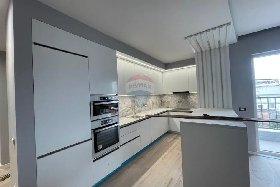 Tirane, jepet me qera apartament 2+1+Aneks Kati 2, 120 m² 750 € (Siri Kodra)