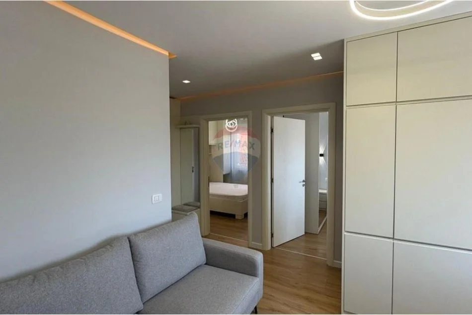 Tirane, shitet apartament 2+1+Ballkon Kati 2, 70 m² 154.000 € (Kopshti Botanik)