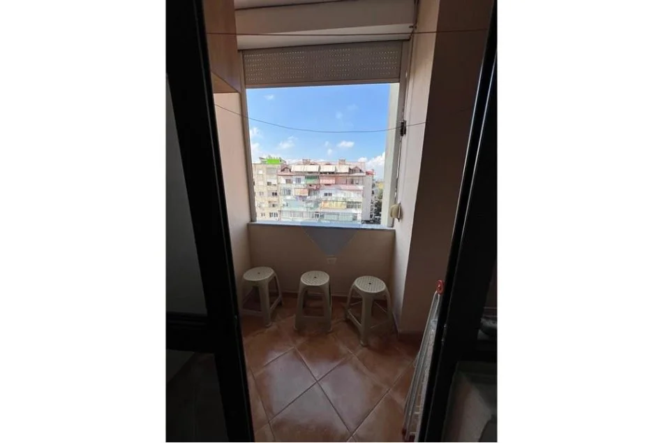 Tirane, jepet me qera apartament 1+1 Kati 7, 75 m² 650 € (Rruga Sitki Çiço, Tiranë)