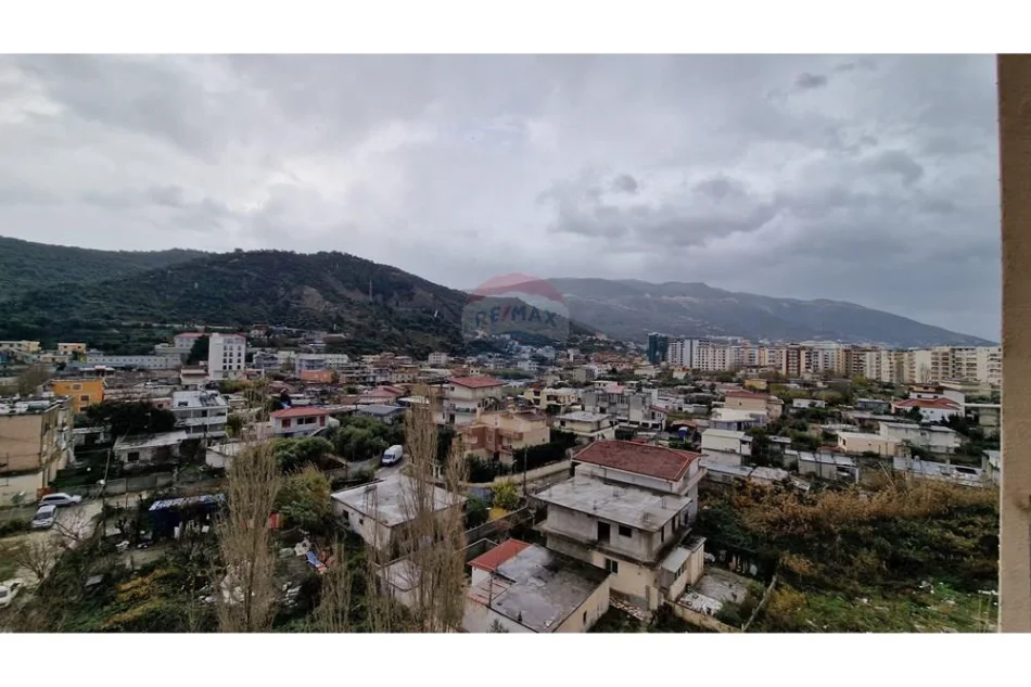 Vlore, shitet apartament 2+1+Ballkon Kati 8, 101 m² 175.000 € (Rruga Gjergj Kastrioti (Transballkanike), Vlorë)