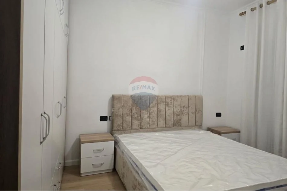 Tirane, jepet me qera apartament 1+1 Kati 7, 70 m² 600 € 